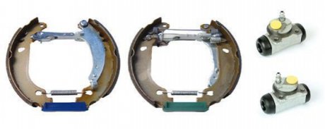 Барабанные тормозные колодки (задние) BREMBO K61 077 (фото 1)