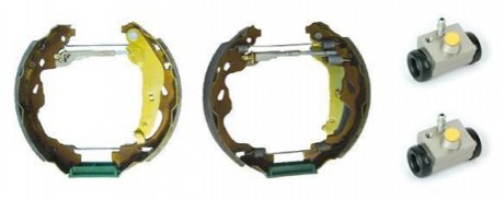 Барабанные тормозные колодки (задние) BREMBO K83 013 (фото 1)