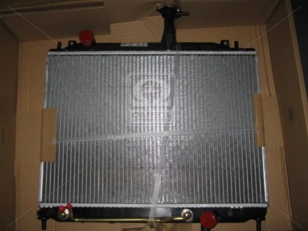 Радиатор охлаждения двигателя NISSENS 67504 (фото 1)